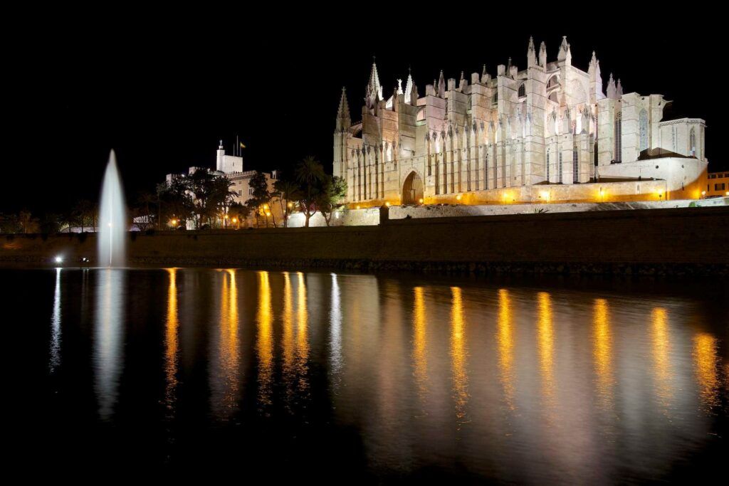 vista catedral mallorca noche