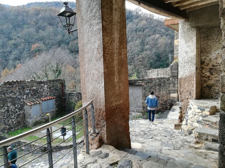 ruta senderismo castellfollit de la roca